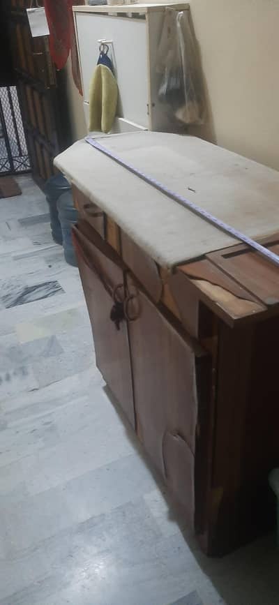 Iron stand in a fine condition