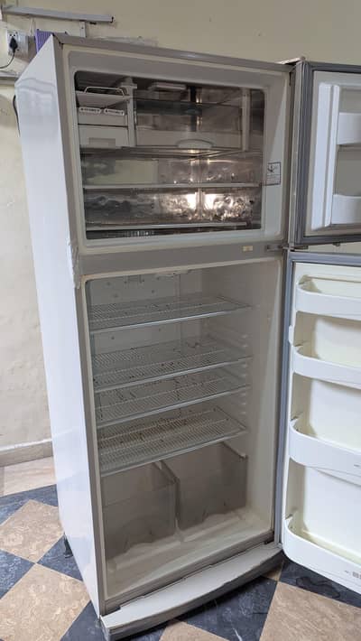 A Good condition Full size  Refrigerator