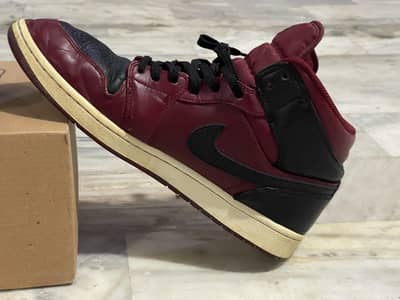 Nike Air Jordan 1 Retro Mid. Size 44.5 or 10.5