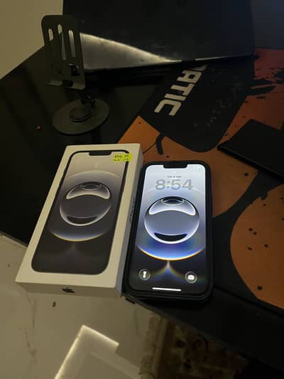 iPhone 16e J. V with box apple warranty time 10/10 100% battery