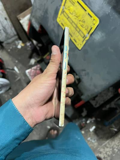 condition 10/10 techno camon 40