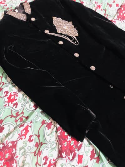 embroidered sherwani +Colaa condition 10by9