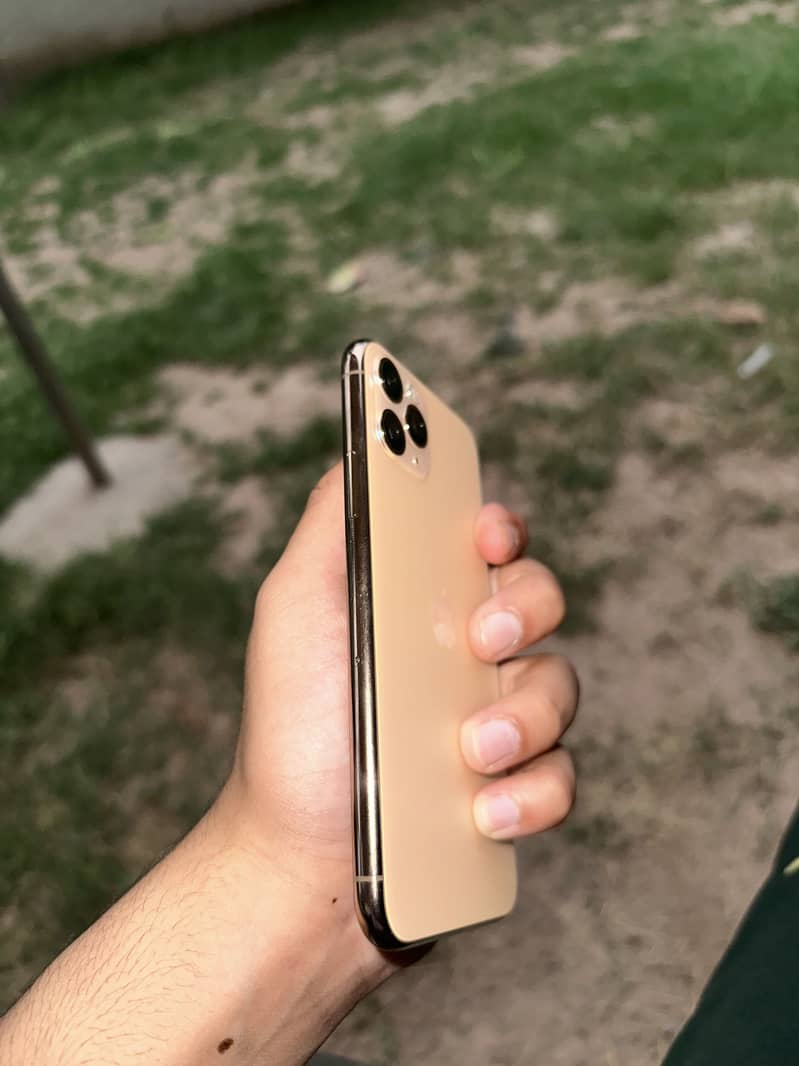 iPhone 11 pro 3