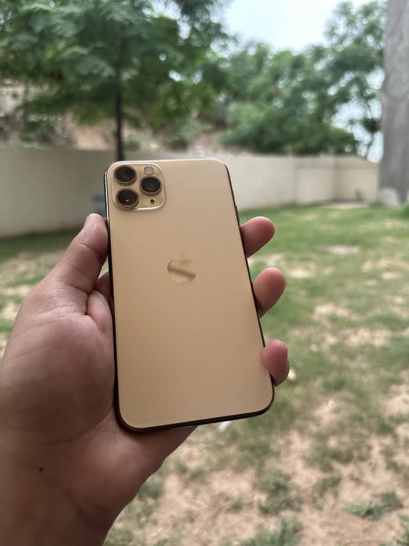 iPhone 11 pro 4