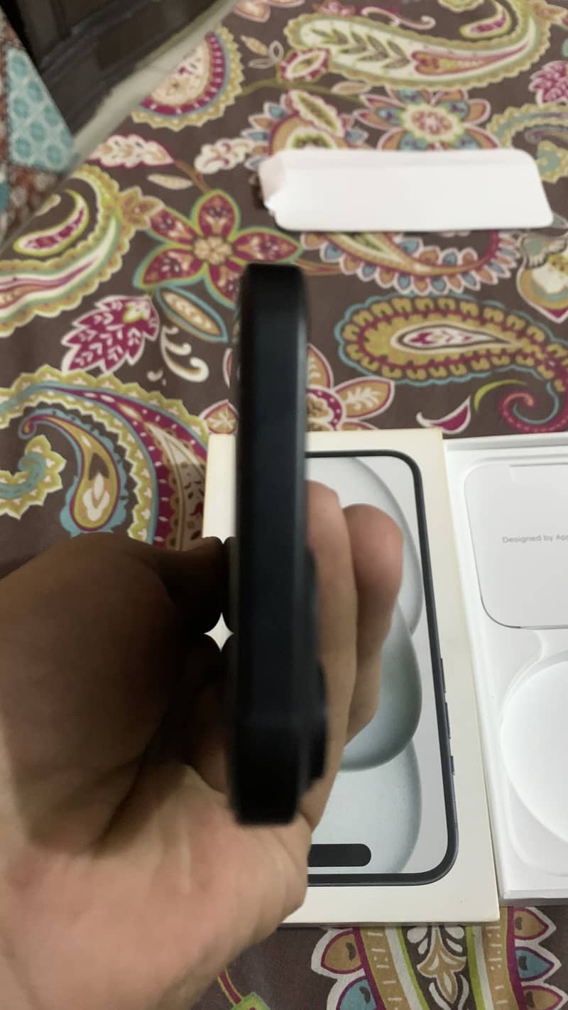 Apple iPhone 15 3