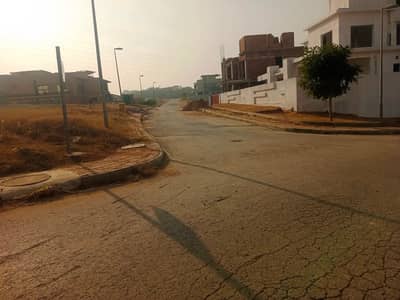 Get A Good Location 10 Marla Residential Plot For sale In Bahria Town Phase 8