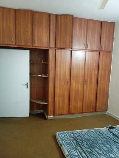 G11/3 Room for Rent Ground floor only male Job person