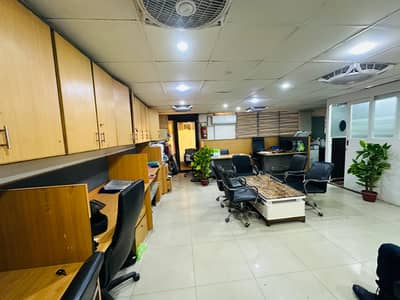 Chance Deal : 750 Sqft Modern Ground Floor Office / Showroom In Prime Location Of Shahrah E Faisal At Low Rent.
