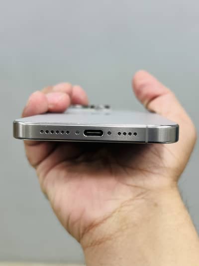 15pro max natural titanium Non