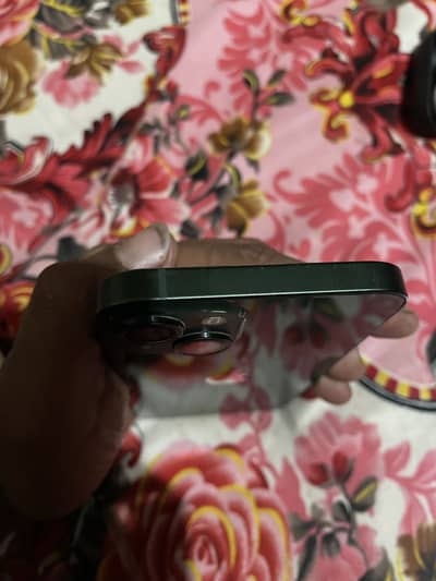 I phone 13 non pta jv btry helth 77 water pak 10/9 contion new