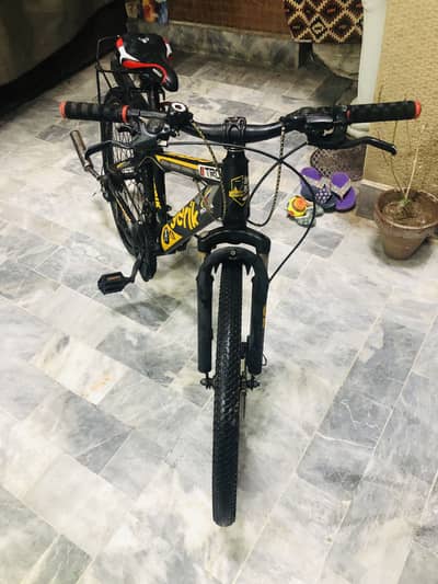 Gerik cycle 10/10 condition aluminum frame disk brakes front back