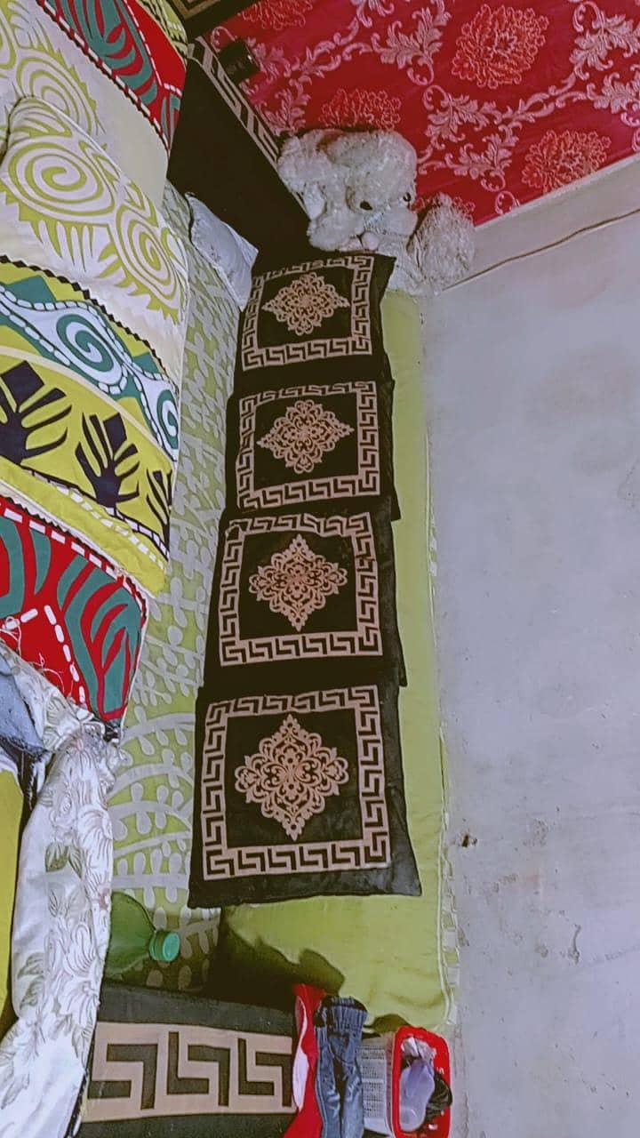 3 sofas condition like new 4