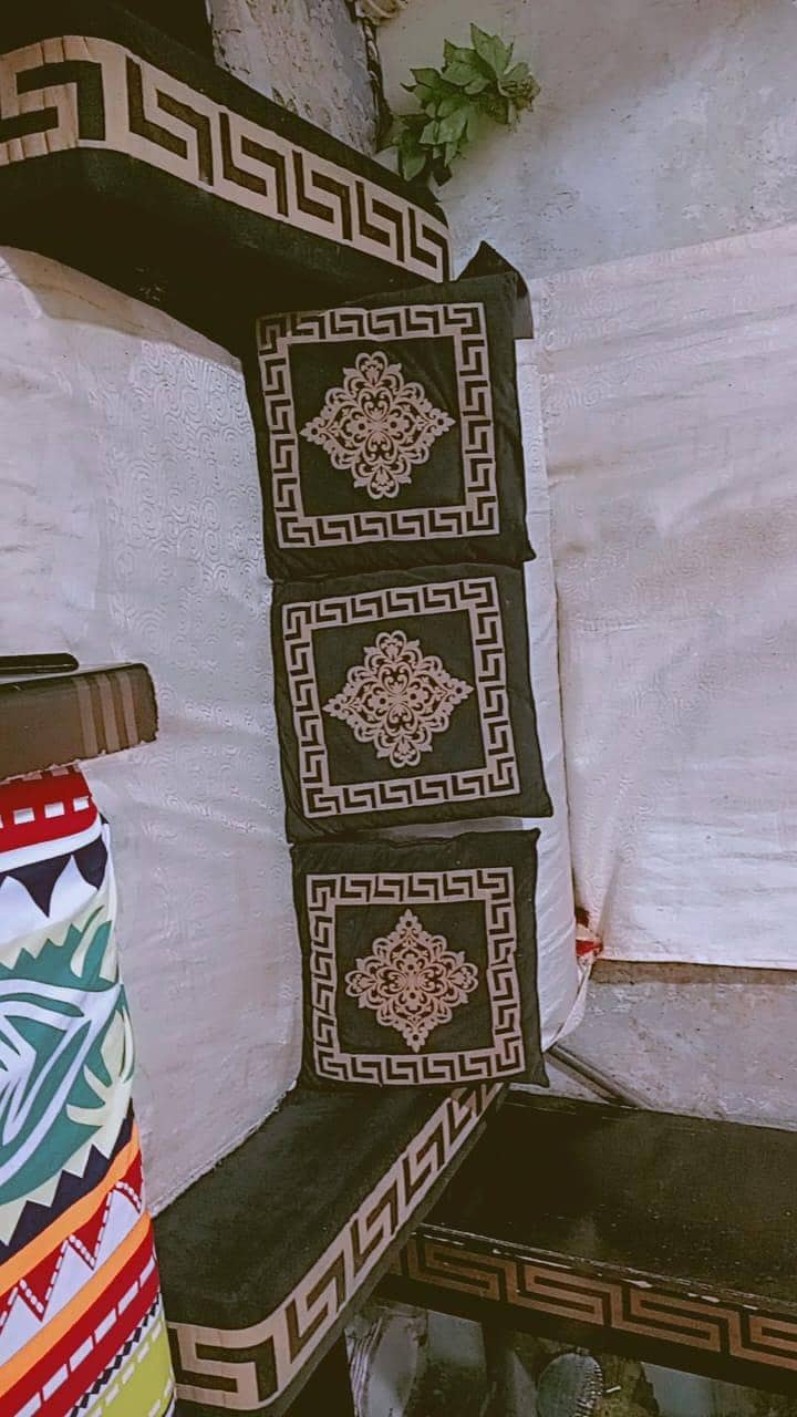 3 sofas condition like new 5