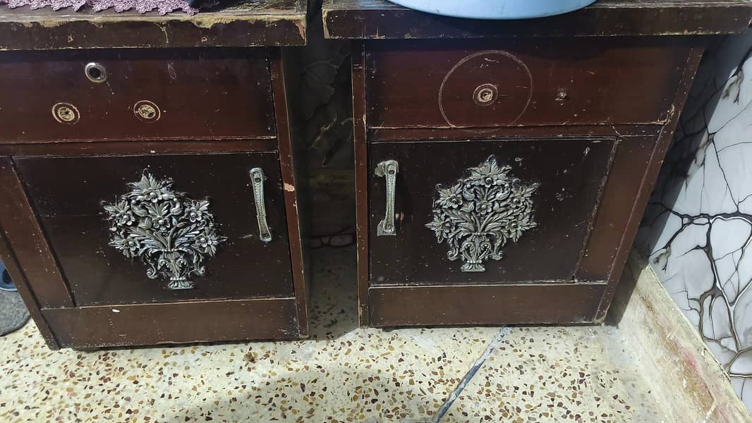 2 Side Table urgent 0