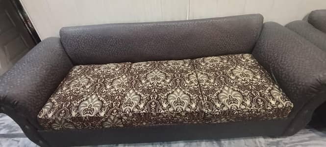 Sofa Set for Urgent Sale 3+2+1 at Rs. 26999