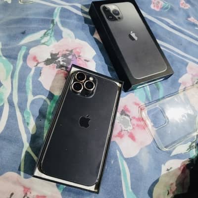 Iphone 13 promax black clour 128 with box
