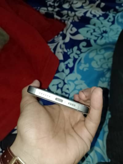 Iphone 15 pro max jv