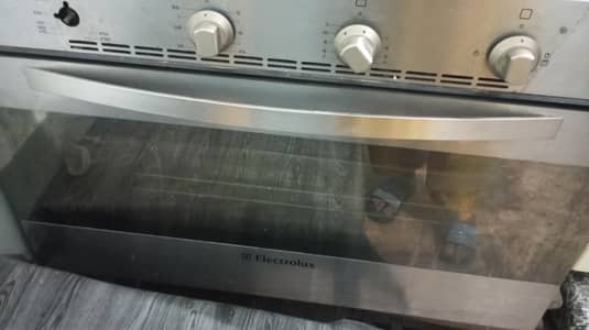 Urgent Sale: Electrolux Deck Oven | Like New | Fixed 30,000