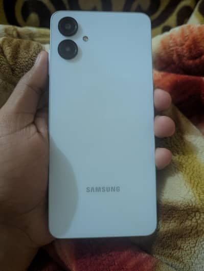Samsung A06.