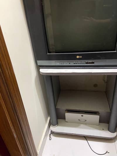 lg tv with tv trolly