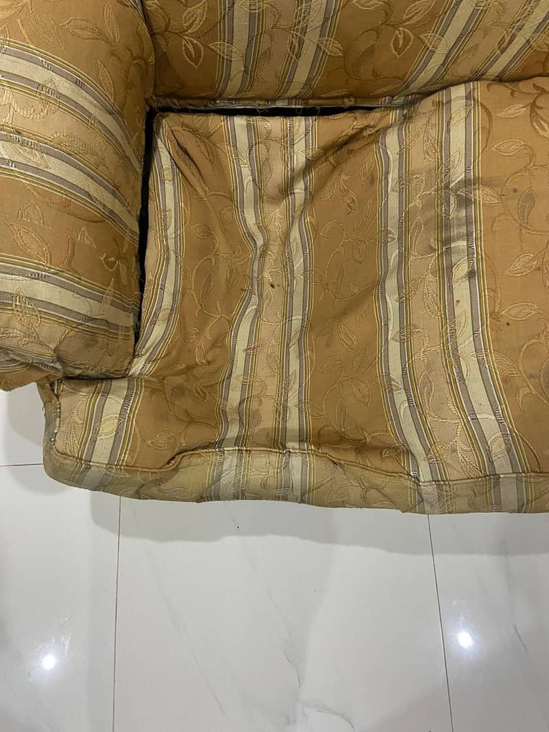 used old sofaa set 0