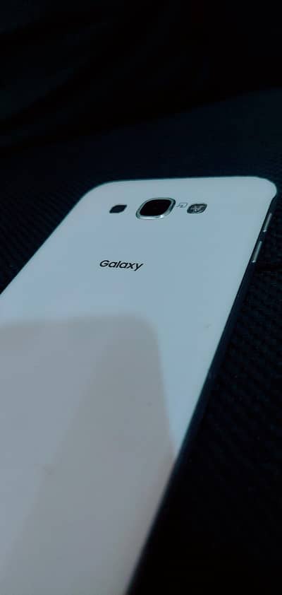 Samsung galaxy a8 big screen very smooth lush Mobile