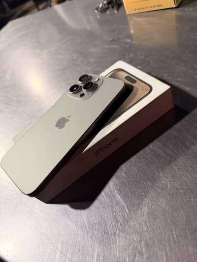 15 Pro Max 256 Gb Natural Titanium With Box and datacable | Non PTA