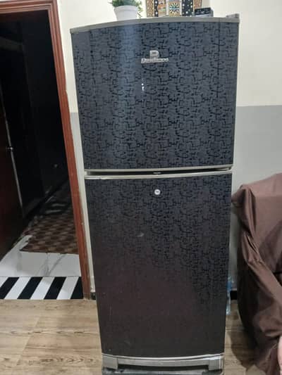 dawlance large size fridge