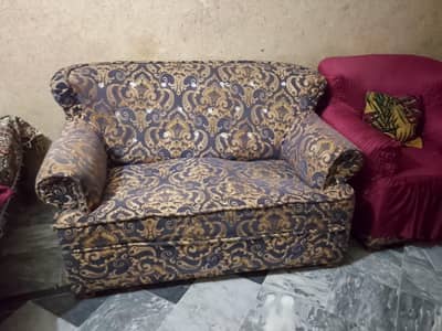 4 seater sofa for sale with cover only 10000 final only serious people