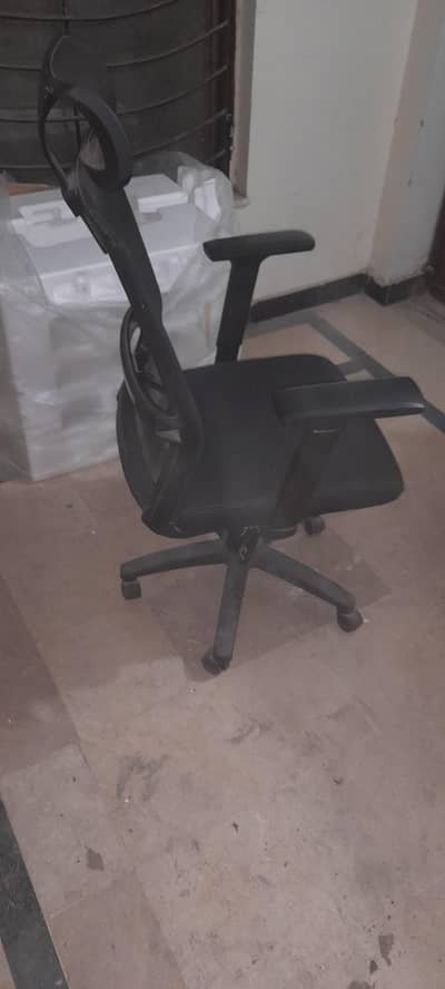 Brand new gaming revolving chair adjustable