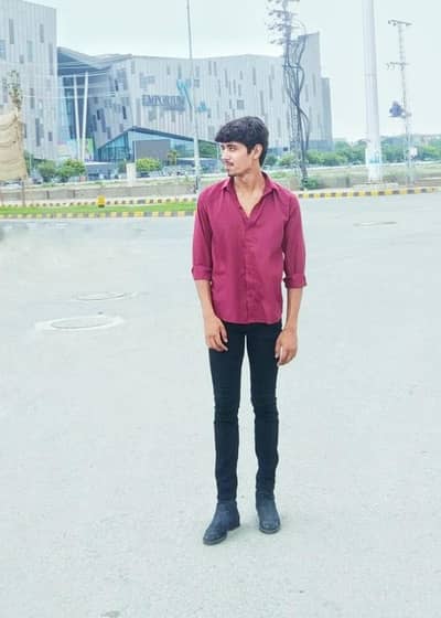 House boy for cleaning, dusting nd car wash