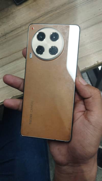 Tecno Camon 30