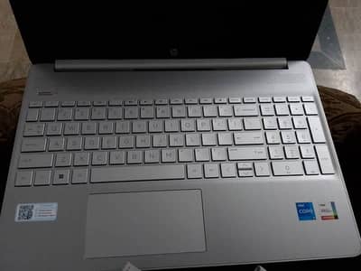 LAPTOP 15s-fq Core i5 12Gen
