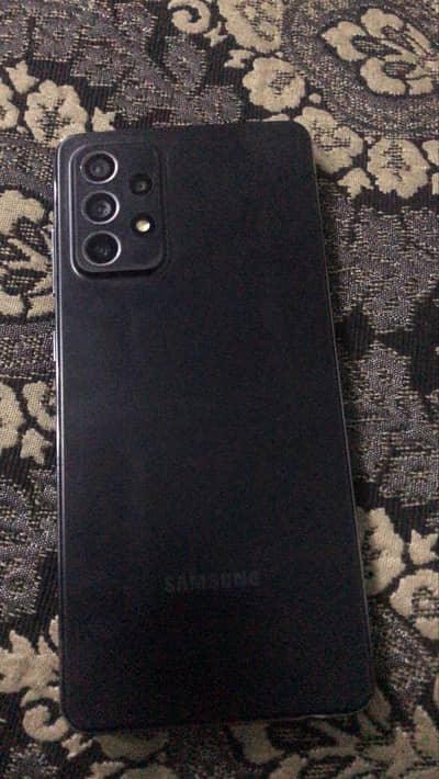 Samsung a72 8/128 with box