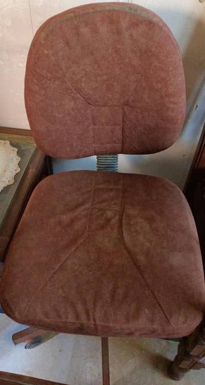 computer table along with chair