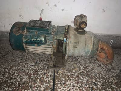 For Sale: 3 HP Water Injector Pump + 120 Ft Bore Pipe