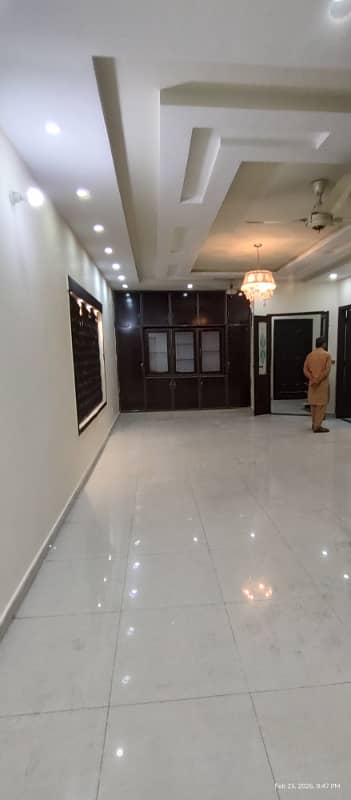 Kanal 3 Beds Lower Portion For Family And Office With Separate Entrance For Rent