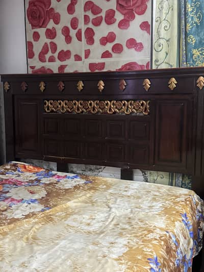 Master wooden bed for sale