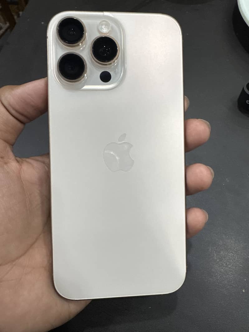 iPhone 16pro max 0