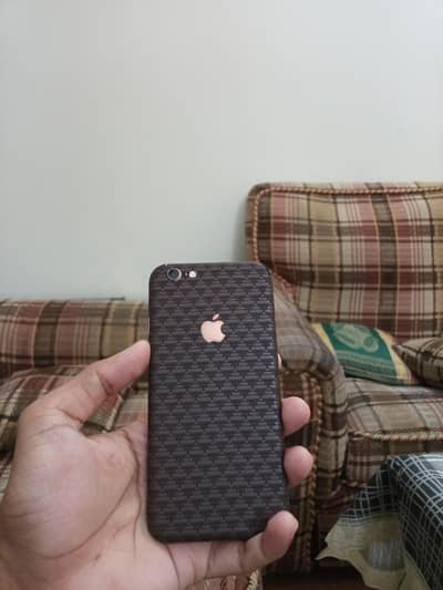 iphone 6s non PTA for sale. condition b achi ha. fingerprint b oK ha.