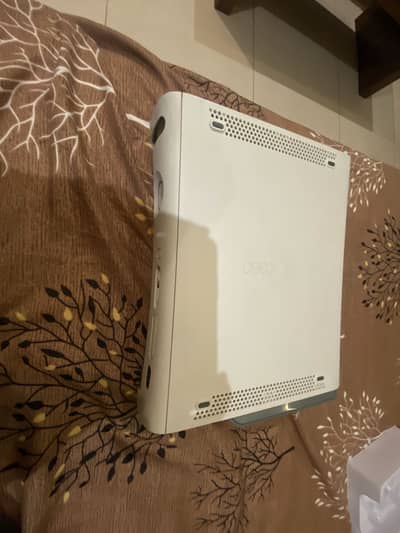 Brand new xbox 10/10 condition 81 games install white fat version