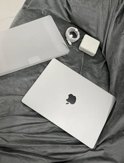Apple MacBook Pro M2 Max 1TB