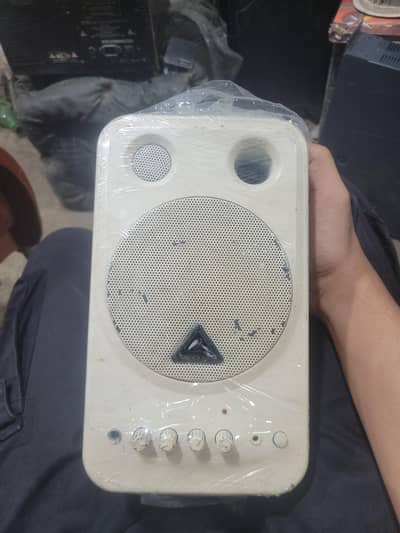 Behringer Monitor Speaker