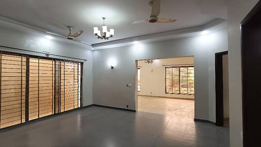 14 Marla Beautiful Upper Portion Available For Rent Near To Markaz