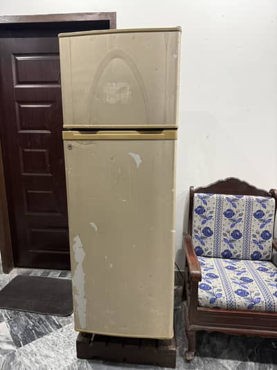 Dawnclane ki fridge purana model haa