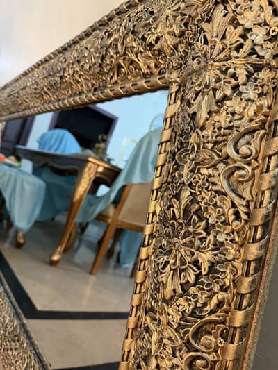 GOLDEN MIRROR FRAME