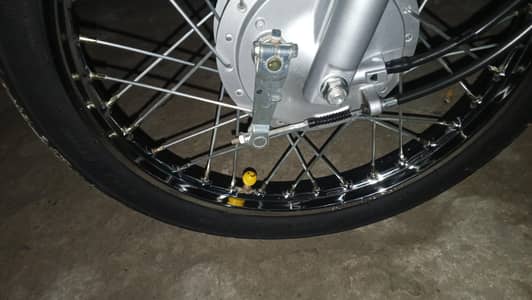 HONDA 125 25/26 FOR SALR  BLACK COLOR LUSH CONDITION