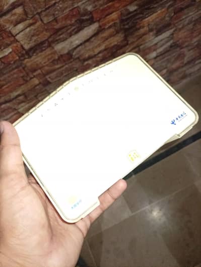 Huawei fibre optic WiFi router