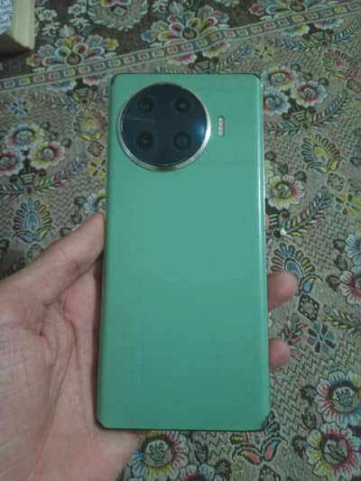 Tecno spark 20 pro plus with box. exchange possible