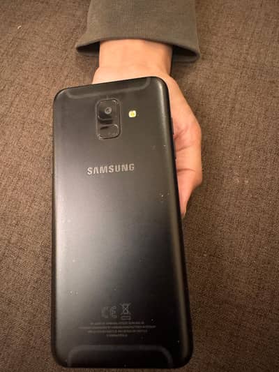 Samsung Galaxy A6 (4GB / 64GB) – 10/10